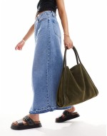 suede tote bag with tubular piping in forest green