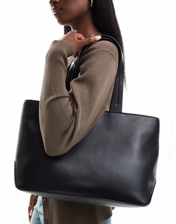 clean tote bag with wing detail