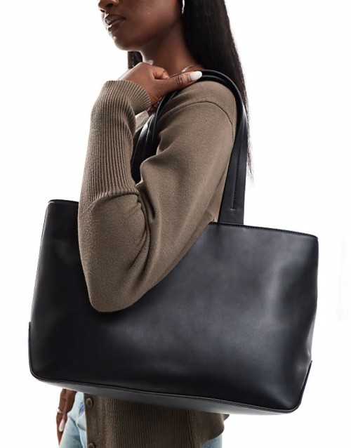 clean tote bag with wing detail